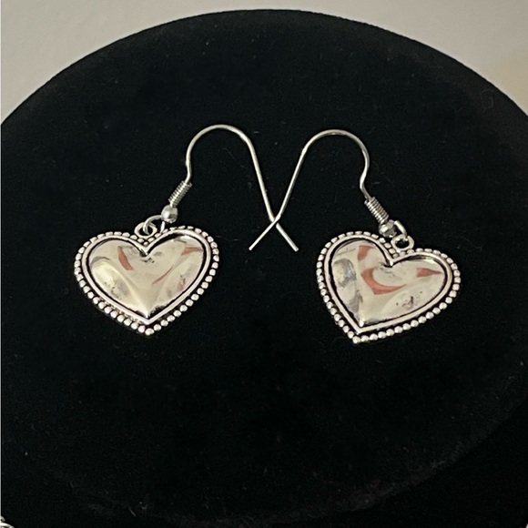 Hand Crfated Silver Heart Pendant Necklace and Earring Set - Picture 5 of 5